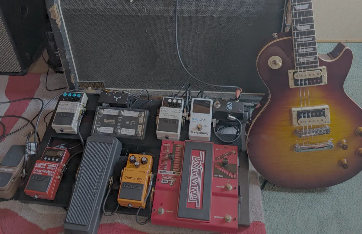 Miabella pedalboard and live performance setup